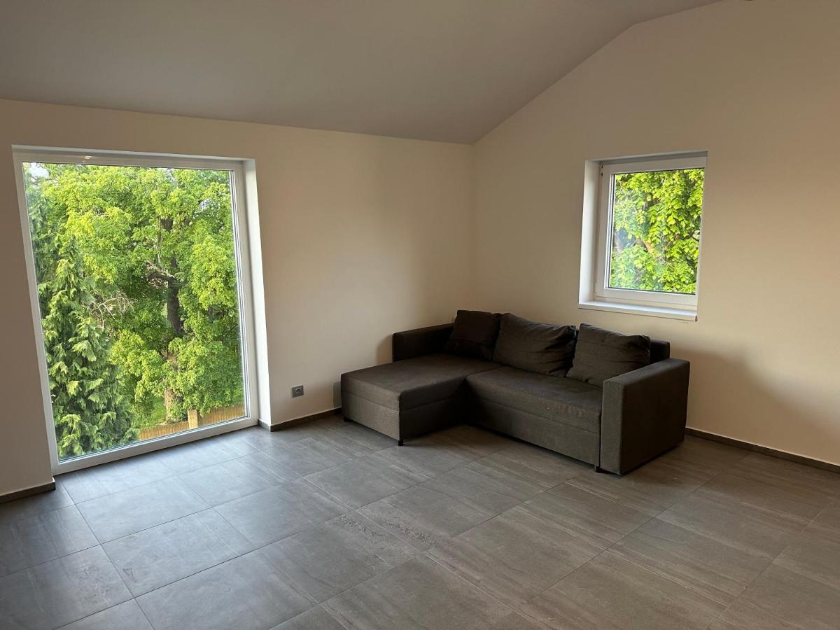 Apartman Byt 75M2 Klid Priroda Pro Rodinu Prague Ngoại thất bức ảnh