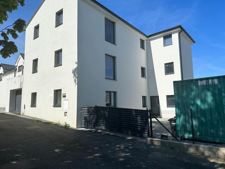 Apartman Byt 75M2 Klid Priroda Pro Rodinu Prague Ngoại thất bức ảnh