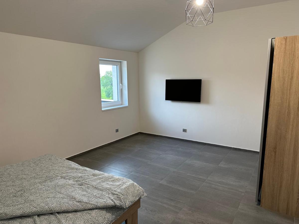 Apartman Byt 75M2 Klid Priroda Pro Rodinu Prague Ngoại thất bức ảnh