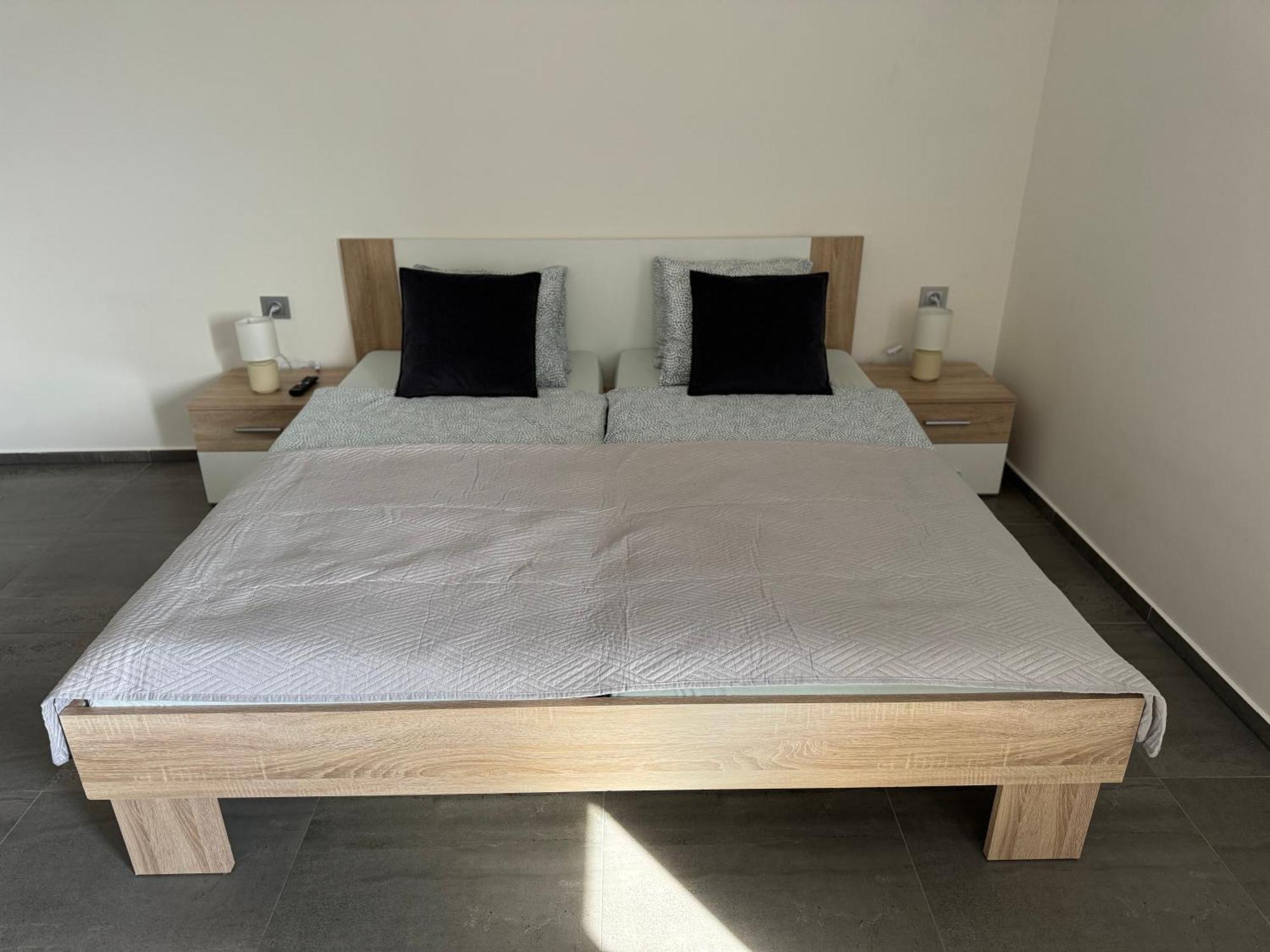 Apartman Byt 75M2 Klid Priroda Pro Rodinu Prague Ngoại thất bức ảnh